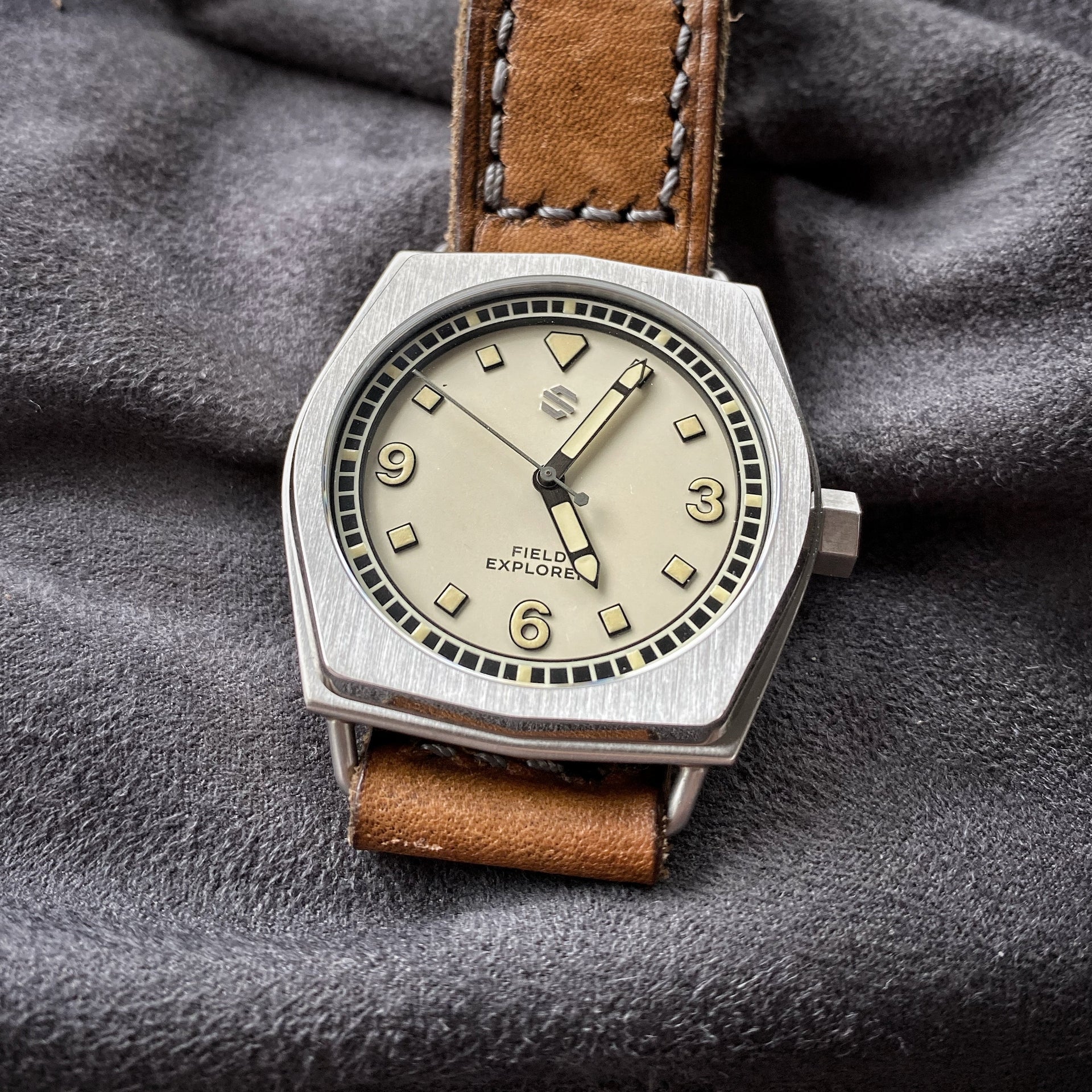 Model C Field Explorer | American Field Watch, Automatic - Seals Watch Co