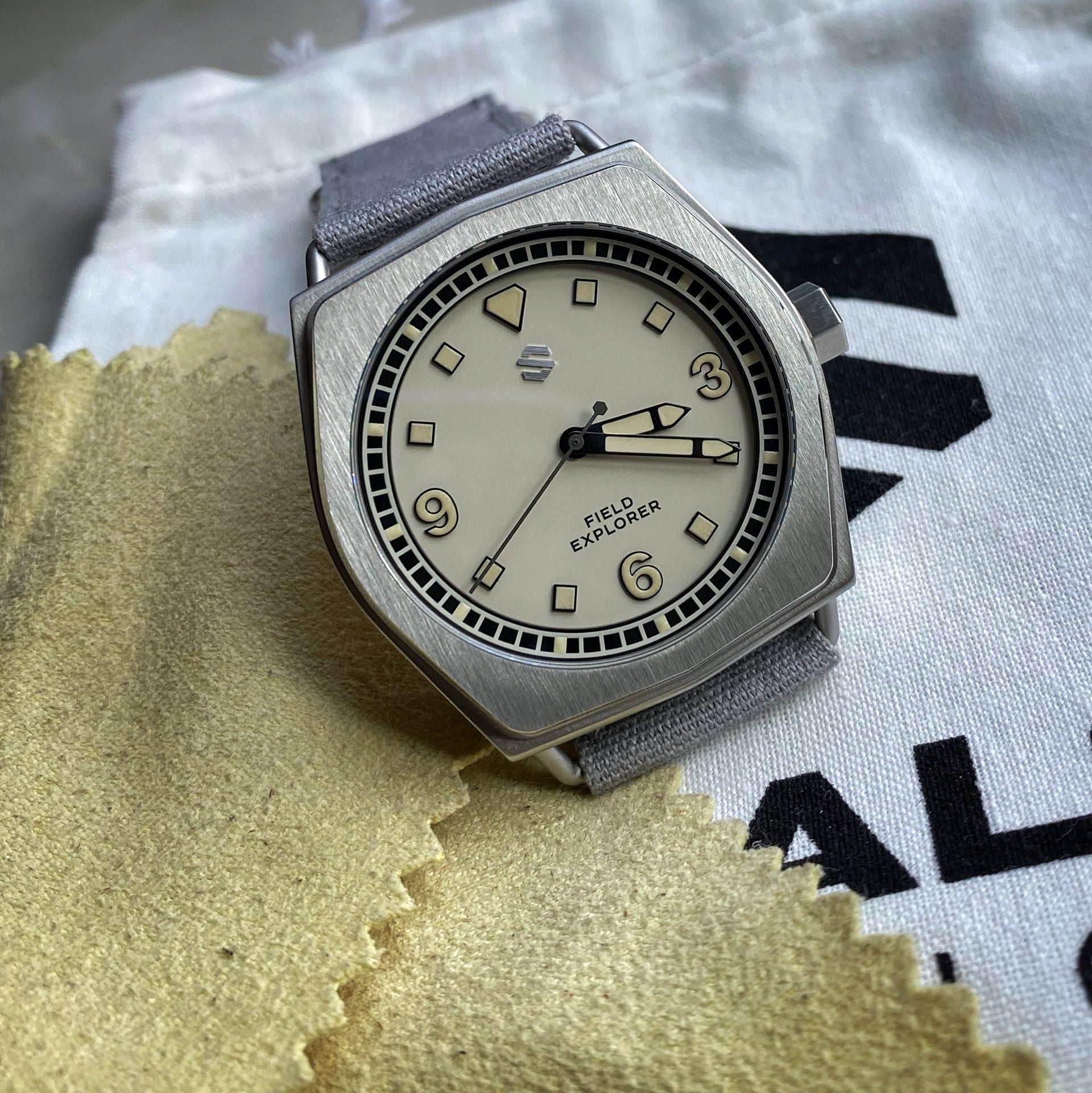 Model C Field Explorer | American Field Watch, Automatic - Seals Watch Co