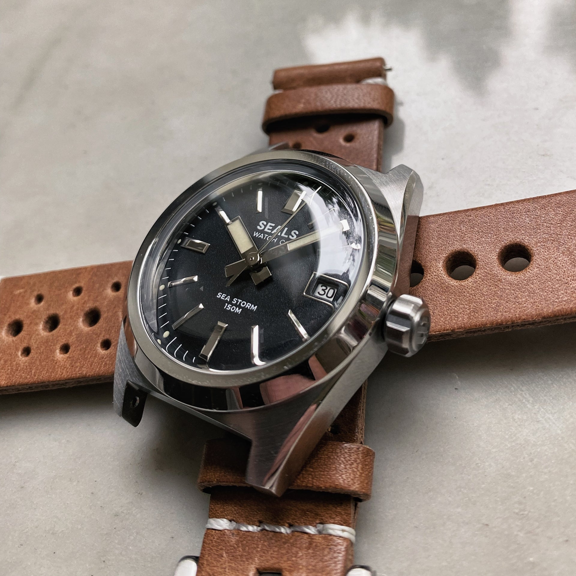 "Sea Storm" Dive Watch - Fixed Bezel - No Date - Seals Watch Co